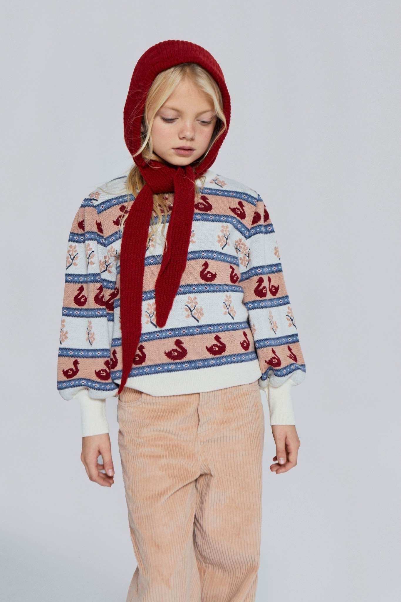 SWAN SWEATER